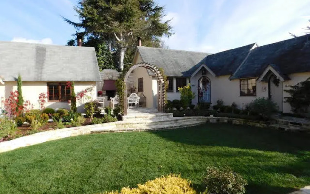 Happy Landing Inn Bed & Breakfast