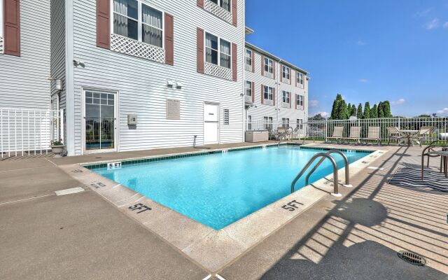 Lancaster Inn and Suites