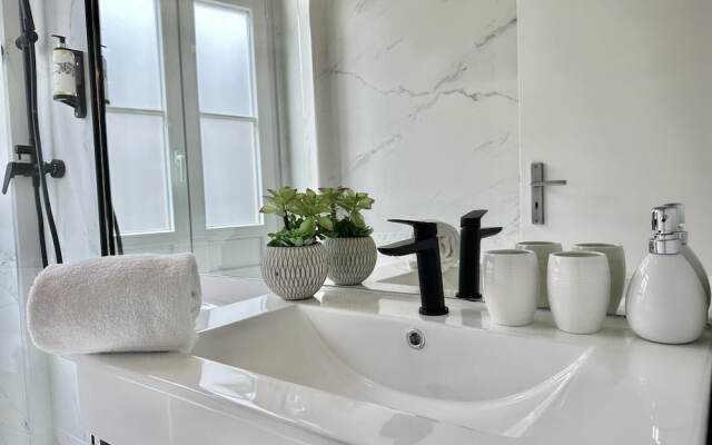 Capela 1 in Oporto With 1 Bathrooms