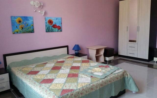 Dom U Morya Guest House