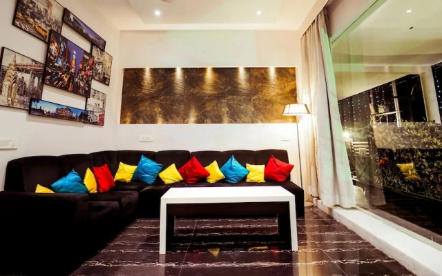 Hotel Crossroad by OYO Rooms