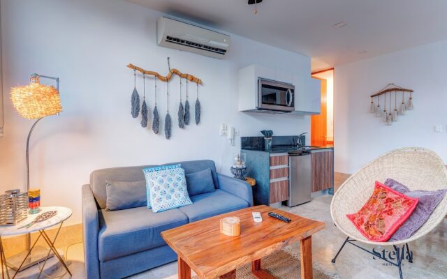 Private Rooftop 1BR Condo with Stunning Common Areas by Stella Rentals