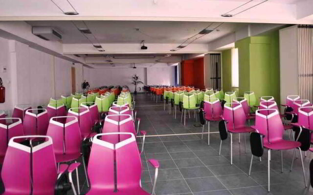 Delta Rooms