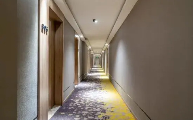 Youth Sunny Car Hotel