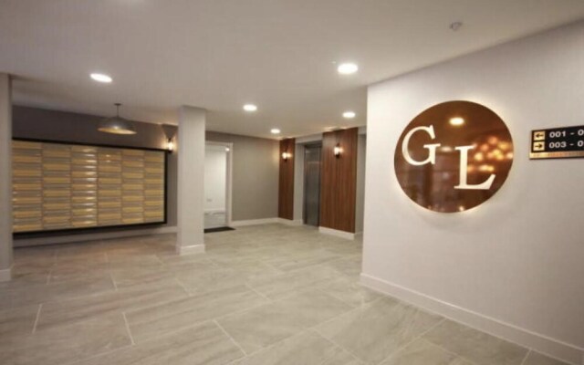 Luxury 1-bedroom Apartment With Free Parking