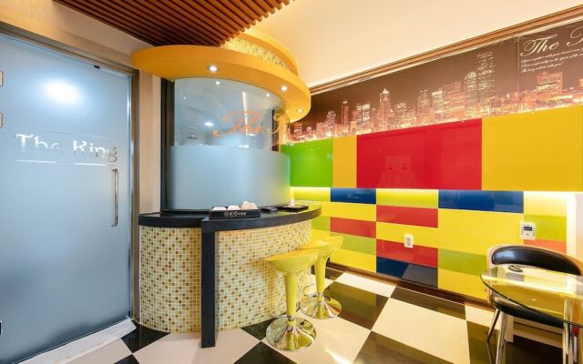 Yeosu King Pension Tel