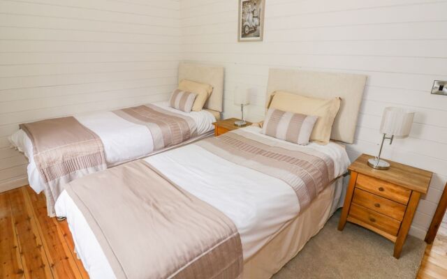 Log Cabin at Furlongs Farm