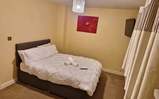 Maidstone Holiday Apartment 3 Bedrooms Free Sports Sleeps 7