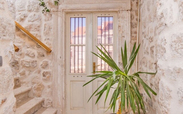 Apartment & Room Joy