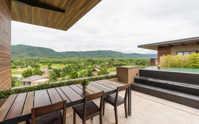 Atta 2-bd Suite OR Pool Penthouse