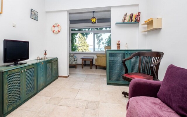Lovely Flat Near Beach With Sea View in Buyukada