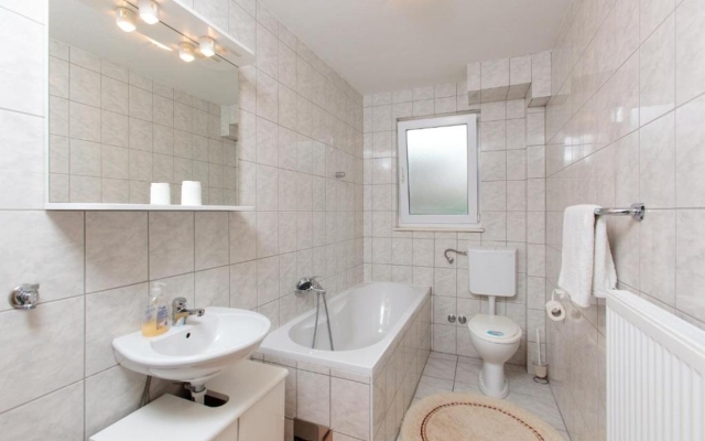 Apartment Knez - 100 m from beach: A1 Podstrana, Riviera Split