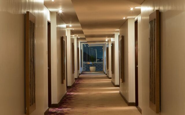 Santika Premiere Kota Harapan Indah