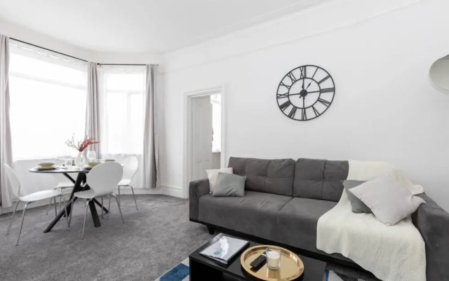 Peaceful and Light 1 Bedroom Flat in Kilburn