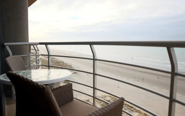 Apartment in Nieuwpoort With Sea Views