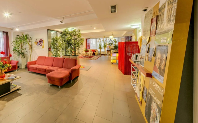 A&T Hotel & Hostel