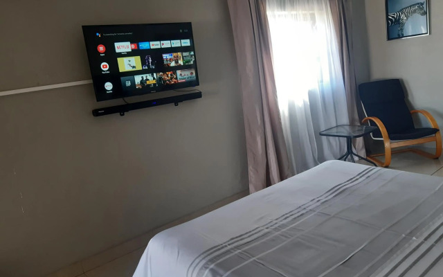 Gugu's Private and Cosy Guest House 2