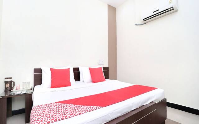 OYO 14860 Hotel Silver Star