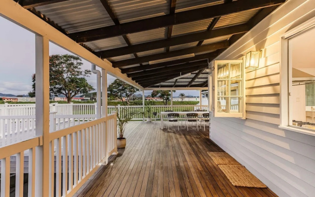 Hamptons White House