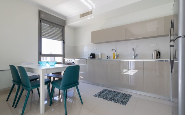 New Building 2 BR 2 Bathrooms Parking