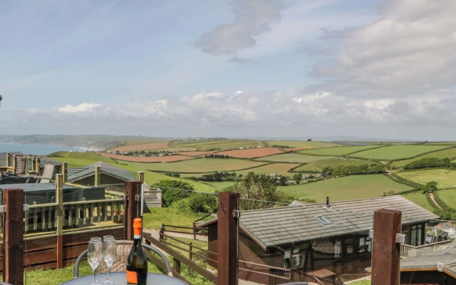 Three Views Lodge