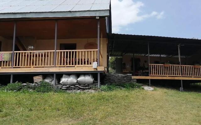 Nadiani Guesthouse