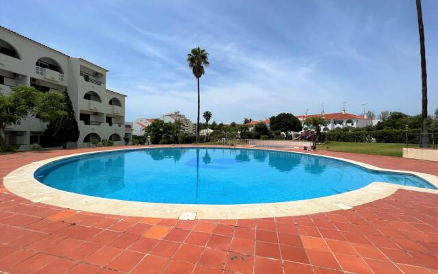 Albufeira Twins 1 With Pool by Homing