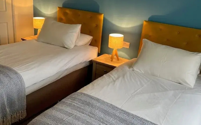 Corrie Hotel