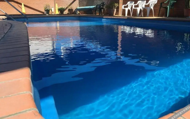 The Phoenix Artesian Spa Resort and Accommodation