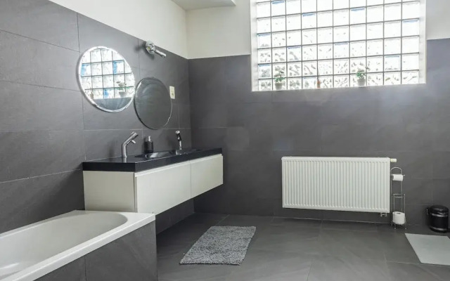 Chambres Cosy dans Une Grande maison