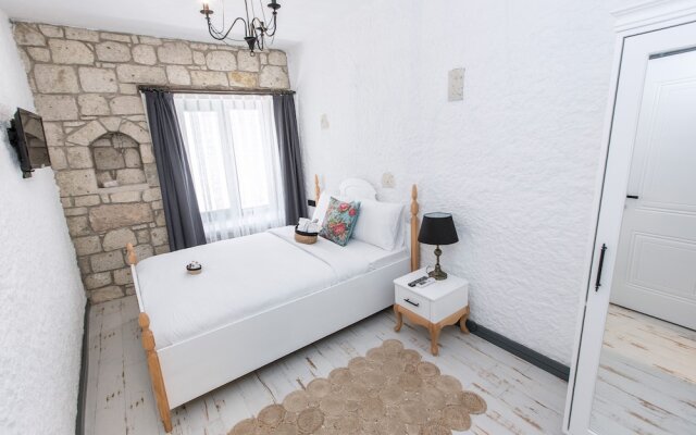 Mastika 1944 Alacati