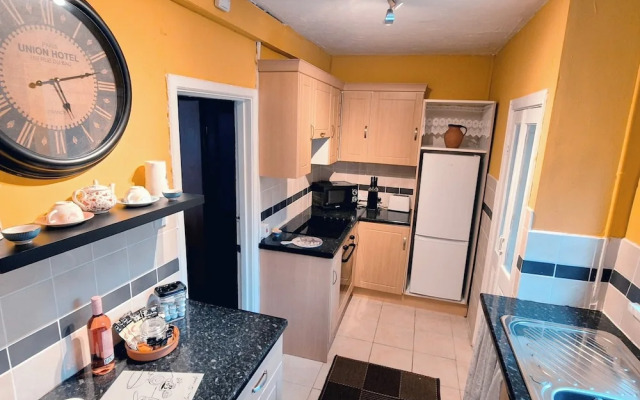 Tranquil Three-bedroom House-large Garden-wifi