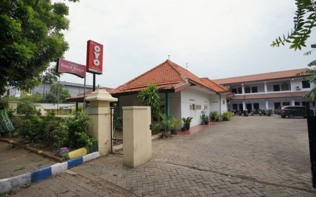Female Guest House by OYO Rooms