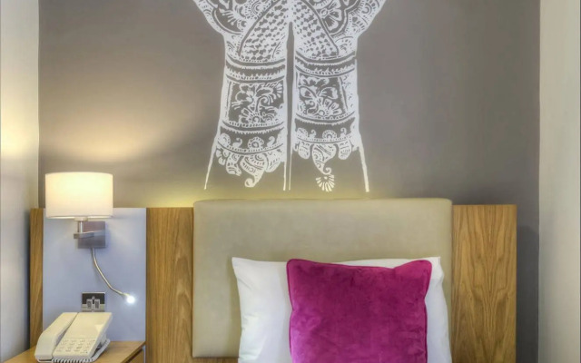 Garner Reading City Centre by IHG