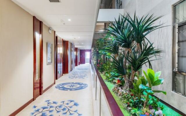 Baocong Hotel (Guangzhou Shaxi Metro Station International Hotel Supplies City)