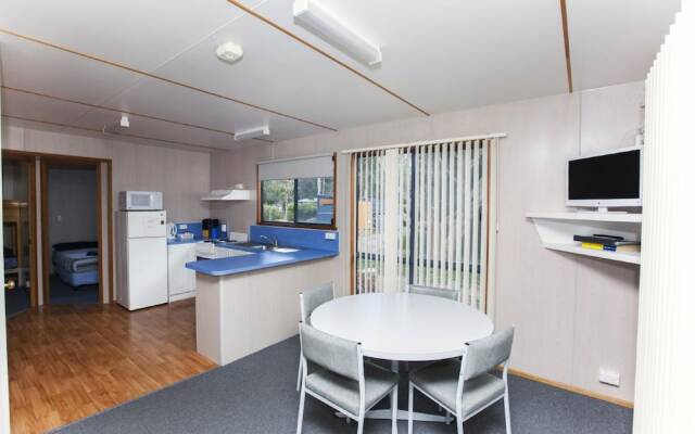 Seven Mile Beach Cabin and Caravan Park