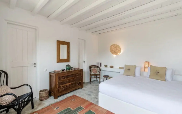 Traditional Villa With Swimming Pool