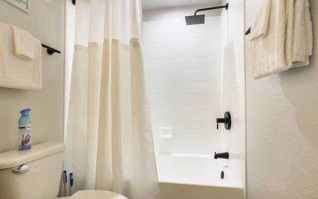 CozySuites at Kierland Commons