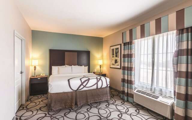 La Quinta Inn & Suites by Wyndham Fort Worth - Lake Worth