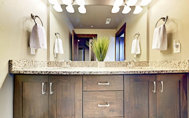 West Abigail - 4 Br Townhouse