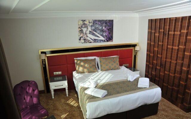 Asuris Hotel