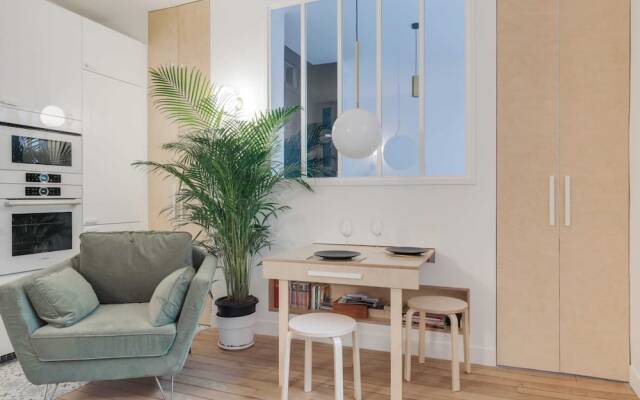 Sumptuous Apartment For 2 Canal Saint Martin