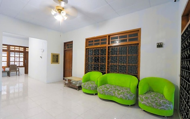 OYO Life 2724 Wisma Wijaya