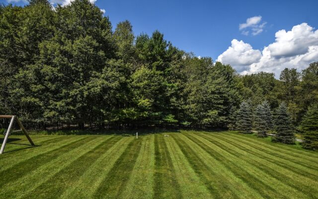 Log Hut 3 Bedroom House