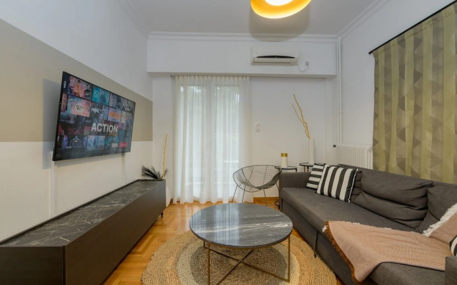Fully Renovated Flat in Prime Location