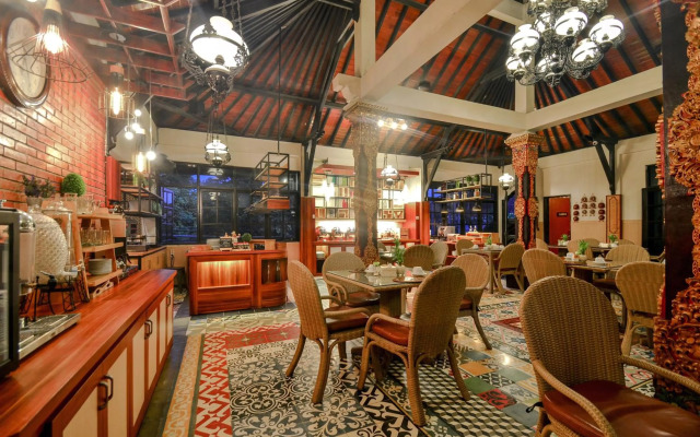 Ari Putri Hotel