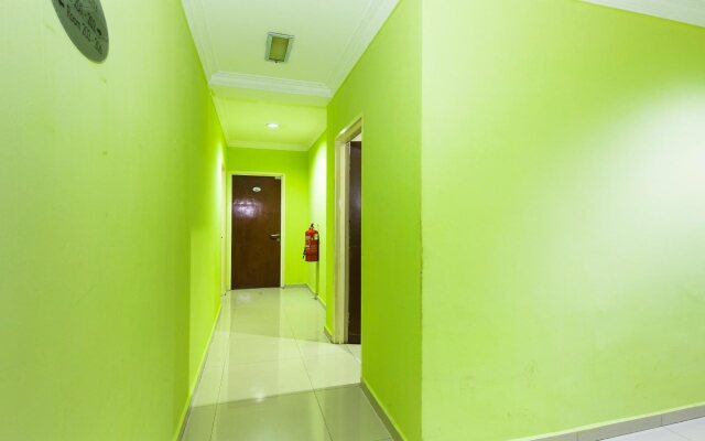 OYO 443 Crystal City Hotel