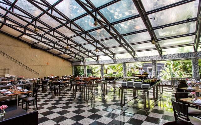 Estanplaza Funchal - Faria Lima