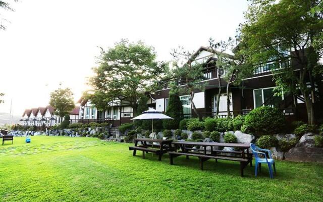 Paju Harujengwon Pension
