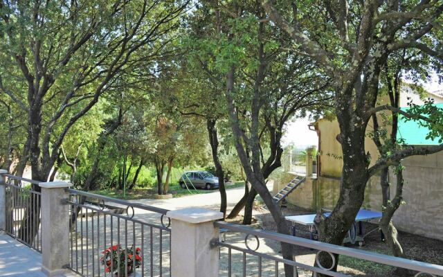 Modern Villa with Private Pool in Ledenon